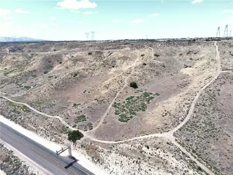21 Summit Valley Rd, Hesperia, CA 92345 photo 2