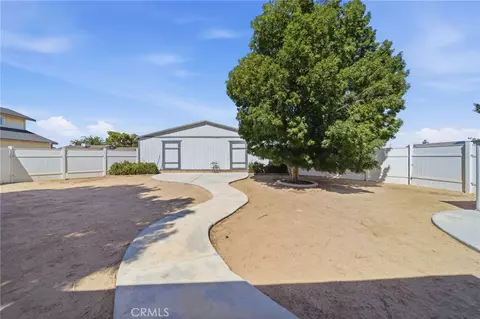 Exterior - 11998 Omak Rd, Apple Valley, CA 92308 photo 7 of 10