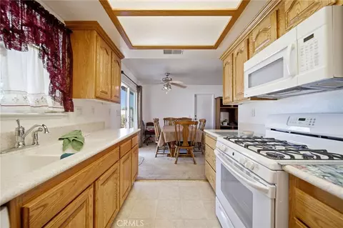 Kitchen - 11998 Omak Rd, Apple Valley, CA 92308 photo 4 of 4