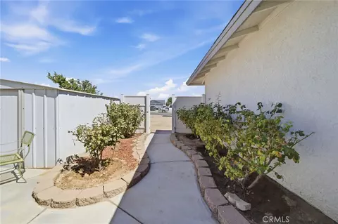 Exterior - 11998 Omak Rd, Apple Valley, CA 92308 photo 10 of 10