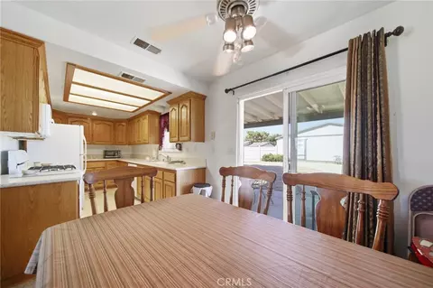 Dining - 11998 Omak Rd, Apple Valley, CA 92308 photo 1 of 1