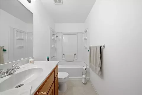 Bath - 11998 Omak Rd, Apple Valley, CA 92308 photo 1 of 3
