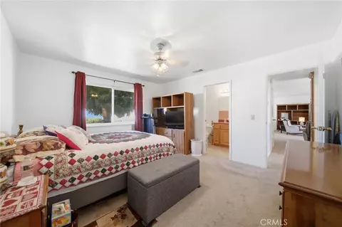 Bedroom - 11998 Omak Rd, Apple Valley, CA 92308 photo 2 of 2
