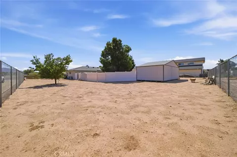Exterior - 11998 Omak Rd, Apple Valley, CA 92308 photo 9 of 10