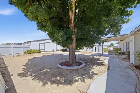 Exterior - 11998 Omak Rd, Apple Valley, CA 92308 photo 6 of 10