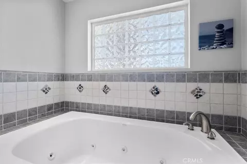 Bath - 5360 Orchard, Wrightwood, CA 92397 photo 4 of 4