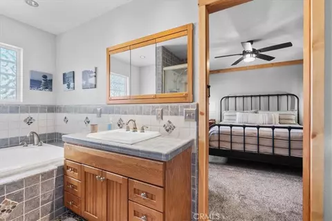 Bath - 5360 Orchard, Wrightwood, CA 92397 photo 3 of 4