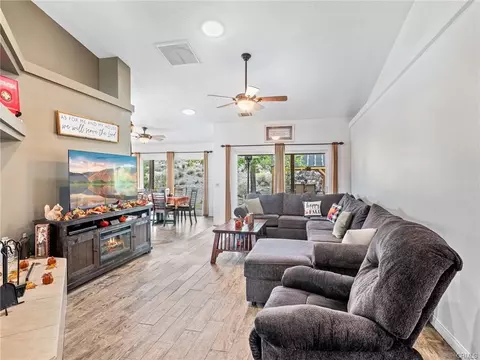 Living - 10160 Pineview Rd, Pinon Hills, CA 92372 photo 3 of 3