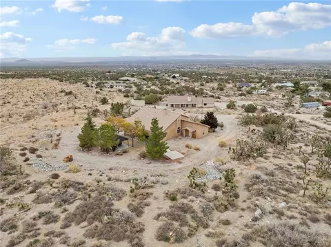 View/Area - 10160 Pineview Rd, Pinon Hills, CA 92372 photo 5 of 6