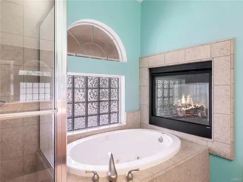 Bath - 10160 Pineview Rd, Pinon Hills, CA 92372 photo 5 of 5