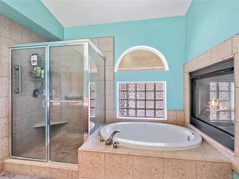 Bath - 10160 Pineview Rd, Pinon Hills, CA 92372 photo 3 of 5