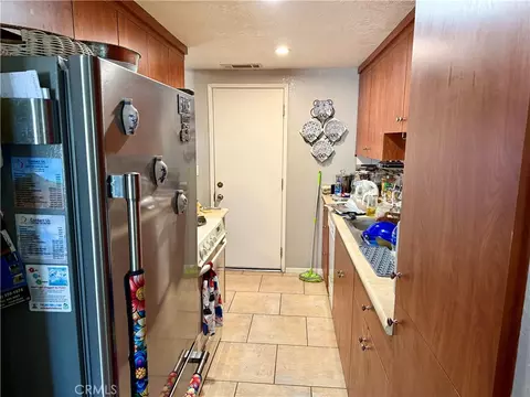 Kitchen - 12814 Kiowa, Apple Valley, CA 92308 photo 1 of 1