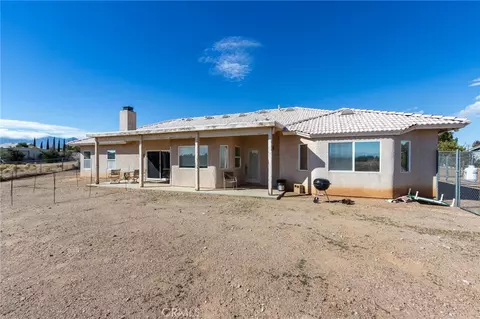 Exterior - 8605 Cantel Ct, Oak Hills, CA 92344 photo 8 of 9