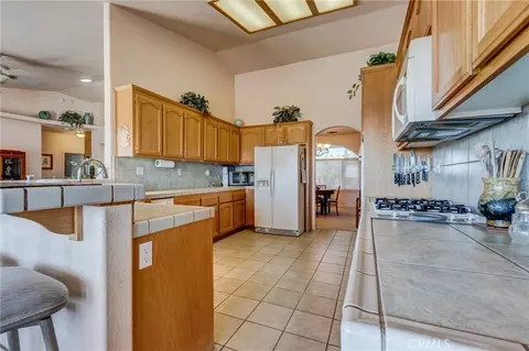 Kitchen - 8605 Cantel Ct, Oak Hills, CA 92344 photo 5 of 5