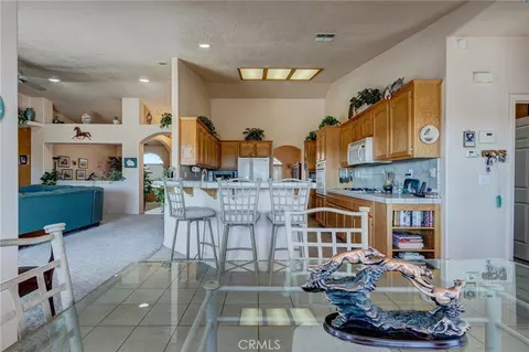 Kitchen - 8605 Cantel Ct, Oak Hills, CA 92344 photo 2 of 5