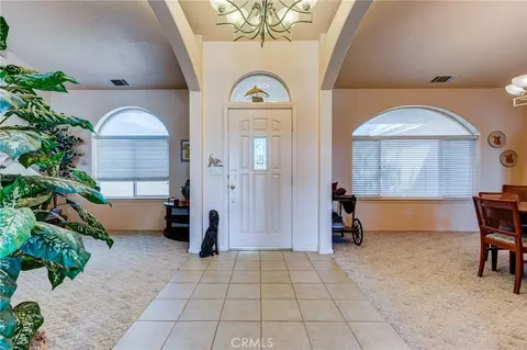 Entry Way - 8605 Cantel Ct, Oak Hills, CA 92344 photo 2 of 4
