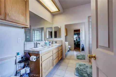 Bath - 8605 Cantel Ct, Oak Hills, CA 92344 photo 1 of 7