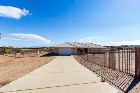 Exterior - 8605 Cantel Ct, Oak Hills, CA 92344 photo 3 of 9