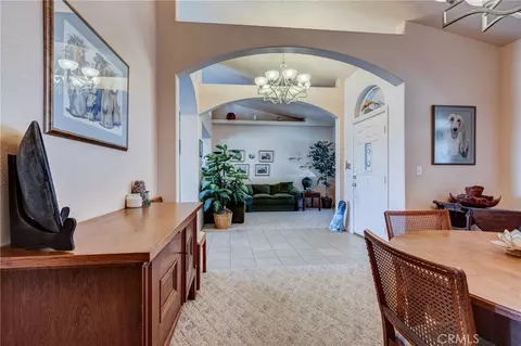 Entry Way - 8605 Cantel Ct, Oak Hills, CA 92344 photo 3 of 4