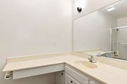 Bath - 828 E Highland Ave, Redlands, CA 92374 photo 3 of 3