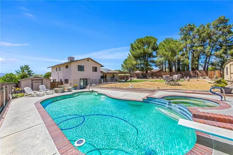 Exterior - 14605 Kokomo, Apple Valley, CA 92307 photo 7 of 11