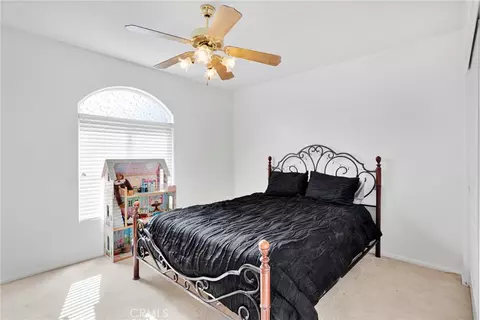 Bedroom - 13240 Skiomah, Apple Valley, CA 92308 photo 2 of 5