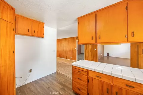 Kitchen - 9419 Guava, Hesperia, CA 92345 photo 4 of 5
