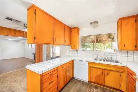 Kitchen - 9419 Guava, Hesperia, CA 92345 photo 5 of 5
