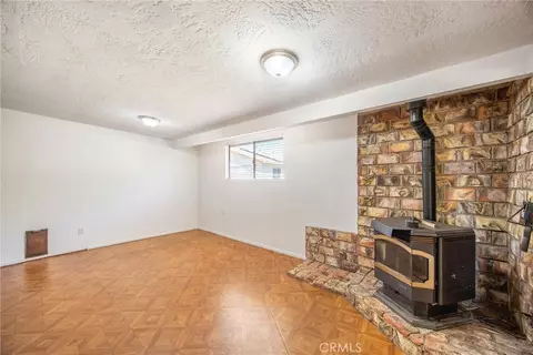 Living - 9419 Guava, Hesperia, CA 92345 photo 6 of 8