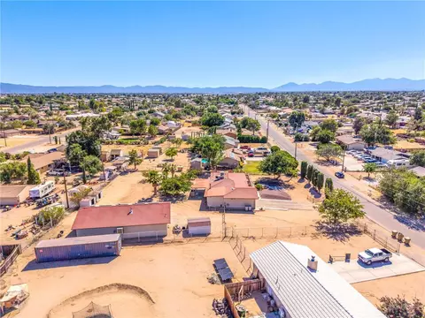 View/Area - 9419 Guava, Hesperia, CA 92345 photo 3 of 9