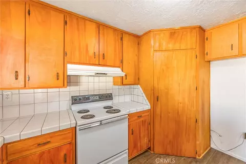 Kitchen - 9419 Guava, Hesperia, CA 92345 photo 3 of 5