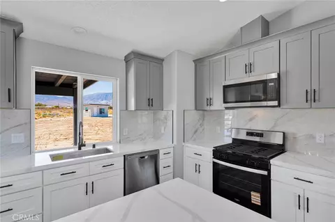 Kitchen - 36115 Sutter, Lucerne Valley, CA 92356 photo 3 of 3