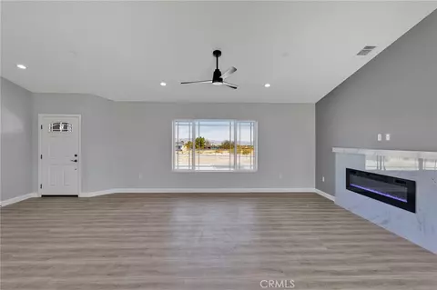 Living - 36115 Sutter, Lucerne Valley, CA 92356 photo 4 of 5