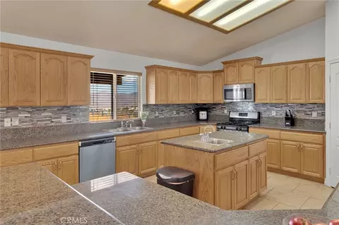 Kitchen - 24332 Roundup, Apple Valley, CA 92308 photo 1 of 2