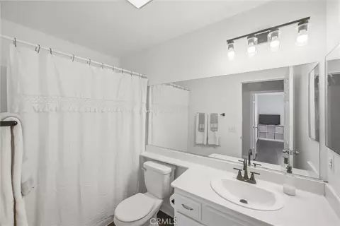 Bath - 11483 Zuma Rd, Adelanto, CA 92301 photo 3 of 3