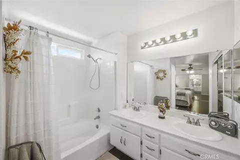 Bath - 11483 Zuma Rd, Adelanto, CA 92301 photo 2 of 3