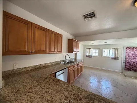 Kitchen - 513 Mount Vernon Ave, Barstow, CA 92311 photo 5 of 5