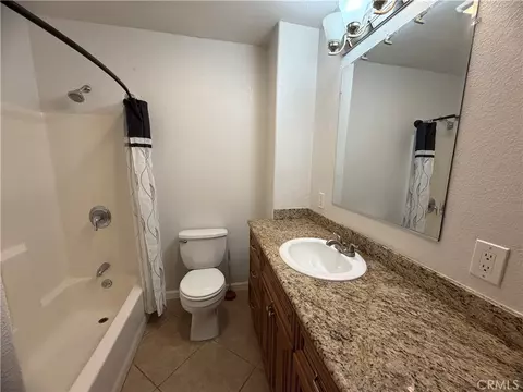 Bath - 513 Mount Vernon Ave, Barstow, CA 92311 photo 2 of 3