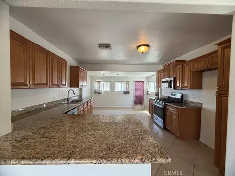 Kitchen - 513 Mount Vernon Ave, Barstow, CA 92311 photo 3 of 5