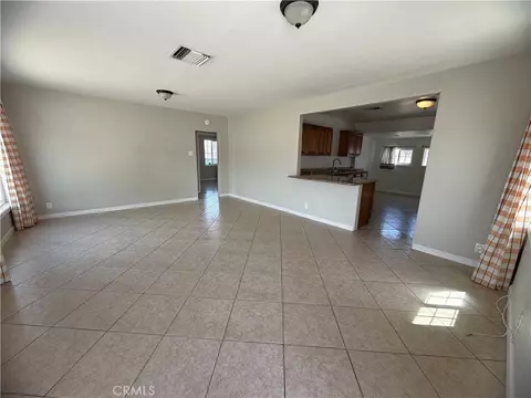 Living - 513 Mount Vernon Ave, Barstow, CA 92311 photo 1 of 2