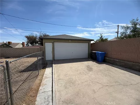 Exterior - 513 Mount Vernon Ave, Barstow, CA 92311 photo 2 of 4