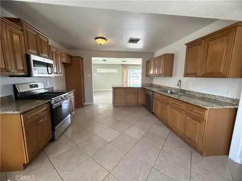 Kitchen - 513 Mount Vernon Ave, Barstow, CA 92311 photo 1 of 5