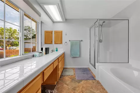 Bath - 16412 Pauhaska, Apple Valley, CA 92307 photo 2 of 8