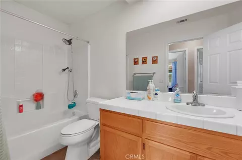 Bath - 16412 Pauhaska, Apple Valley, CA 92307 photo 6 of 8