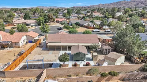 View/Area - 16412 Pauhaska, Apple Valley, CA 92307 photo 3 of 10
