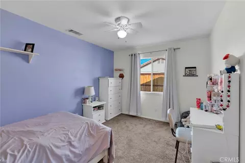 Bedroom - 16412 Pauhaska, Apple Valley, CA 92307 photo 6 of 9