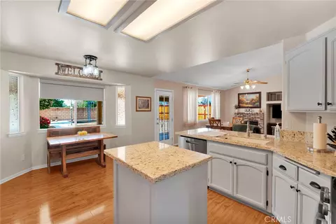 Kitchen - 16412 Pauhaska, Apple Valley, CA 92307 photo 6 of 6