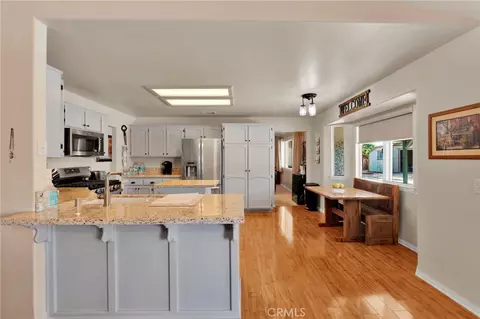 Kitchen - 16412 Pauhaska, Apple Valley, CA 92307 photo 2 of 6