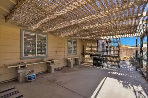 Exterior - 20555 Sitting Bull, Apple Valley, CA 92308 photo 6 of 10