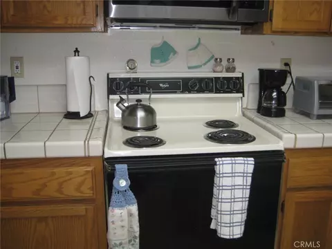 Kitchen - 19109 Arthur, Apple Valley, CA 92308 photo 6 of 7